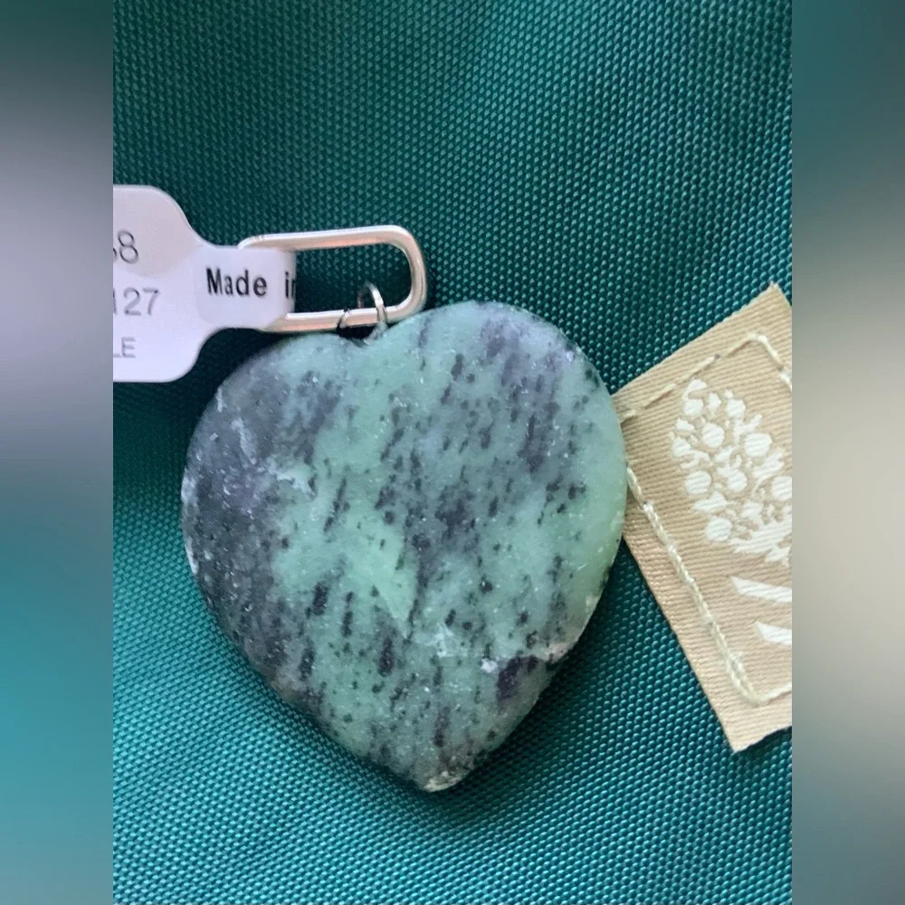 ~ Free People ~ ‘Stone Heart ~ Bag Charm’ *NWT* Charm~ Green ~ Hardware~ Silver - Picture 9 of 9